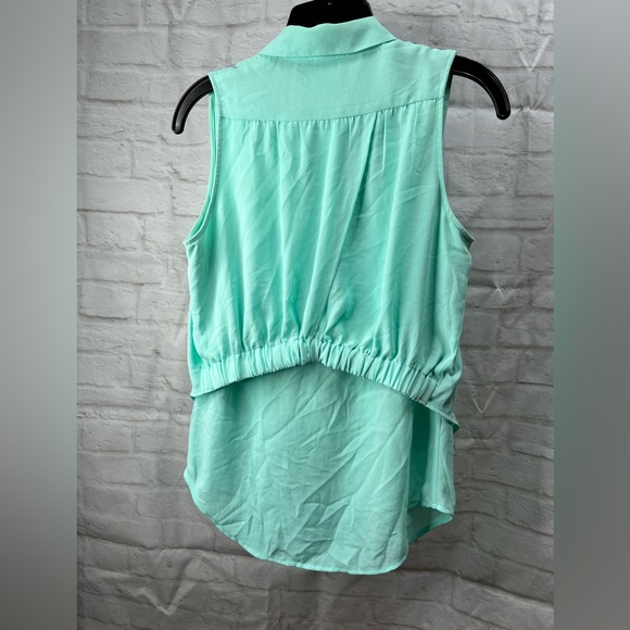Maeve Anthropologie 2 button down sleeveless blouse - Picture 2 of 5